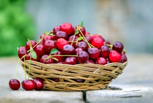 cherry-2554364_960_720-300x202